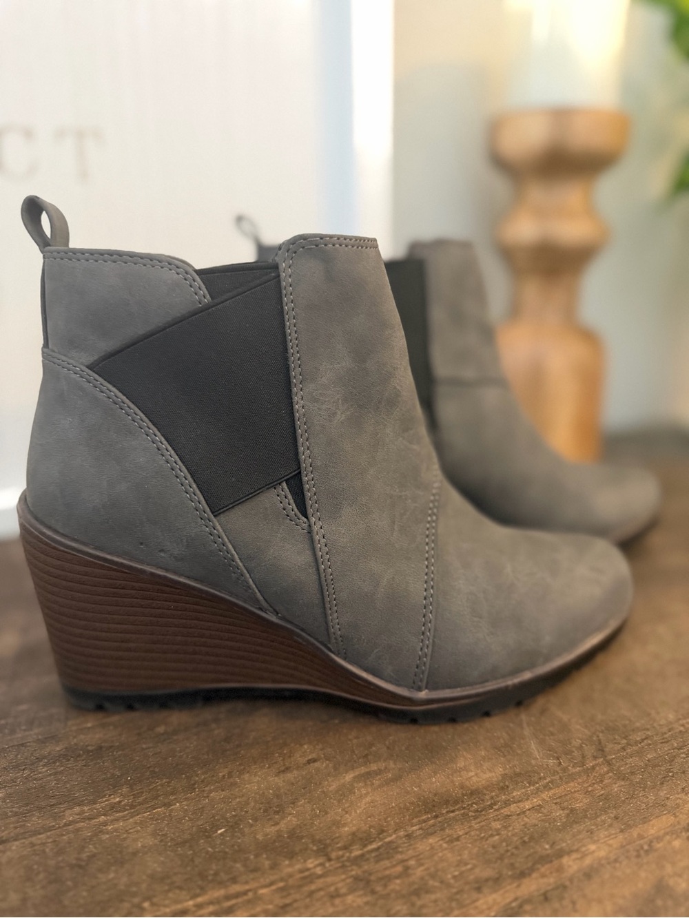 Women’s Gray Wedge Ankle Boots - Alpine Woods